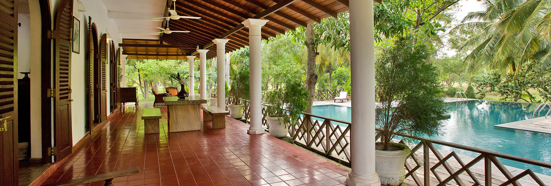 Oceans Edge - Pool and back of house veranda
